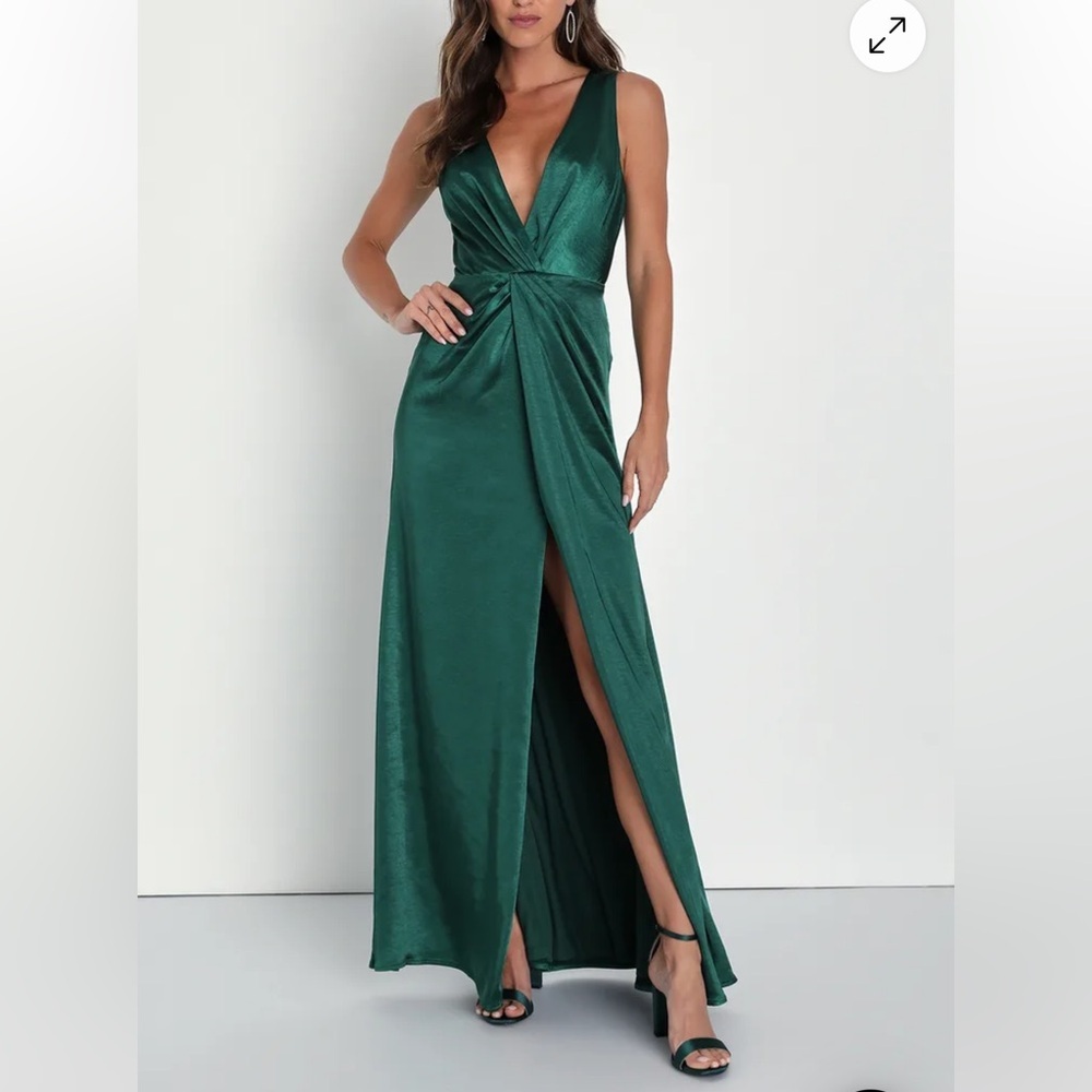 Lulus Perfect Refinement Emerald Satin Sleeveless Pleated ‼️NWT‼️